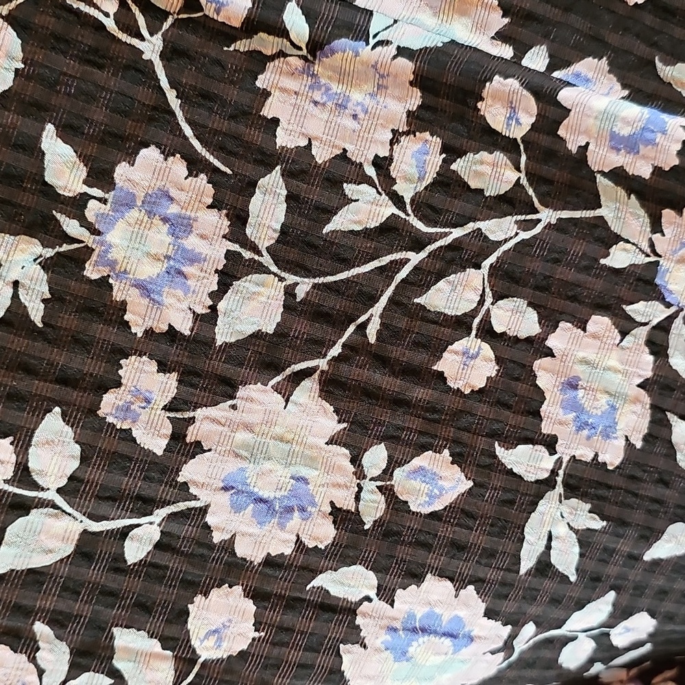 Floral Top - Picture 6 of 8